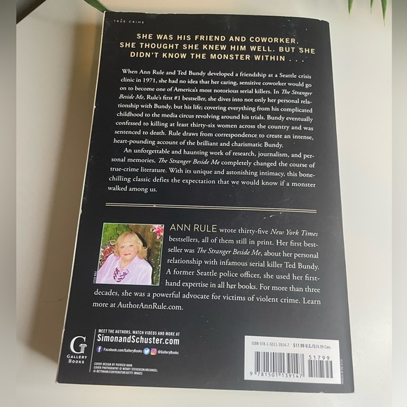 The Stranger Beside Me, Paperback book by Ann Rule, Inside Story of Ted Bundy - Picture 3 of 4
